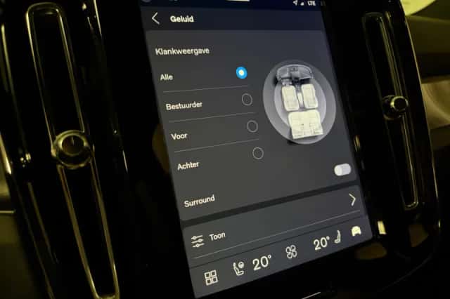 Volvo EX40 (2025) thumbnail 31