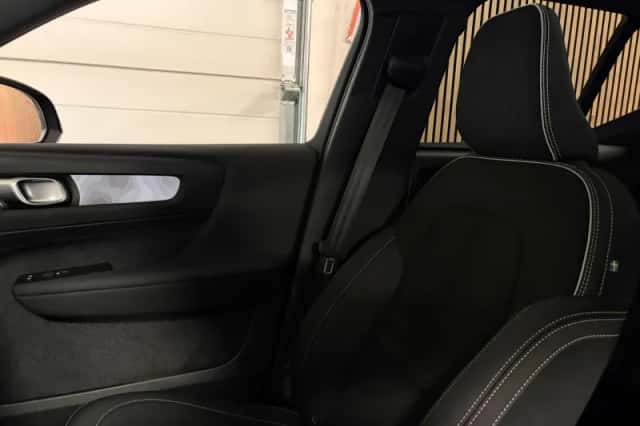Volvo EX40 (2025) thumbnail 37