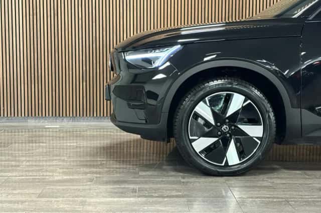 Volvo EX40 (2025) thumbnail 6