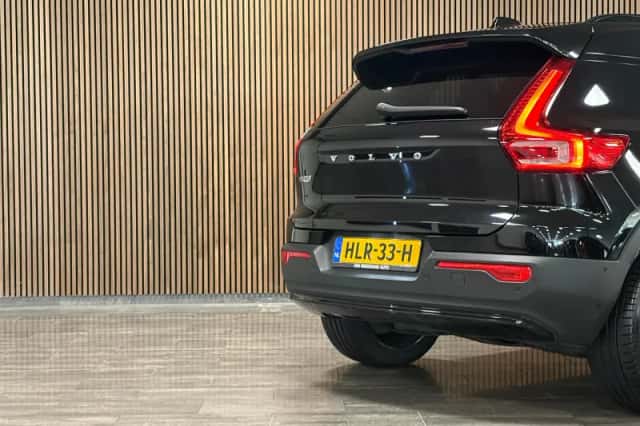 Volvo EX40 (2025) thumbnail 10