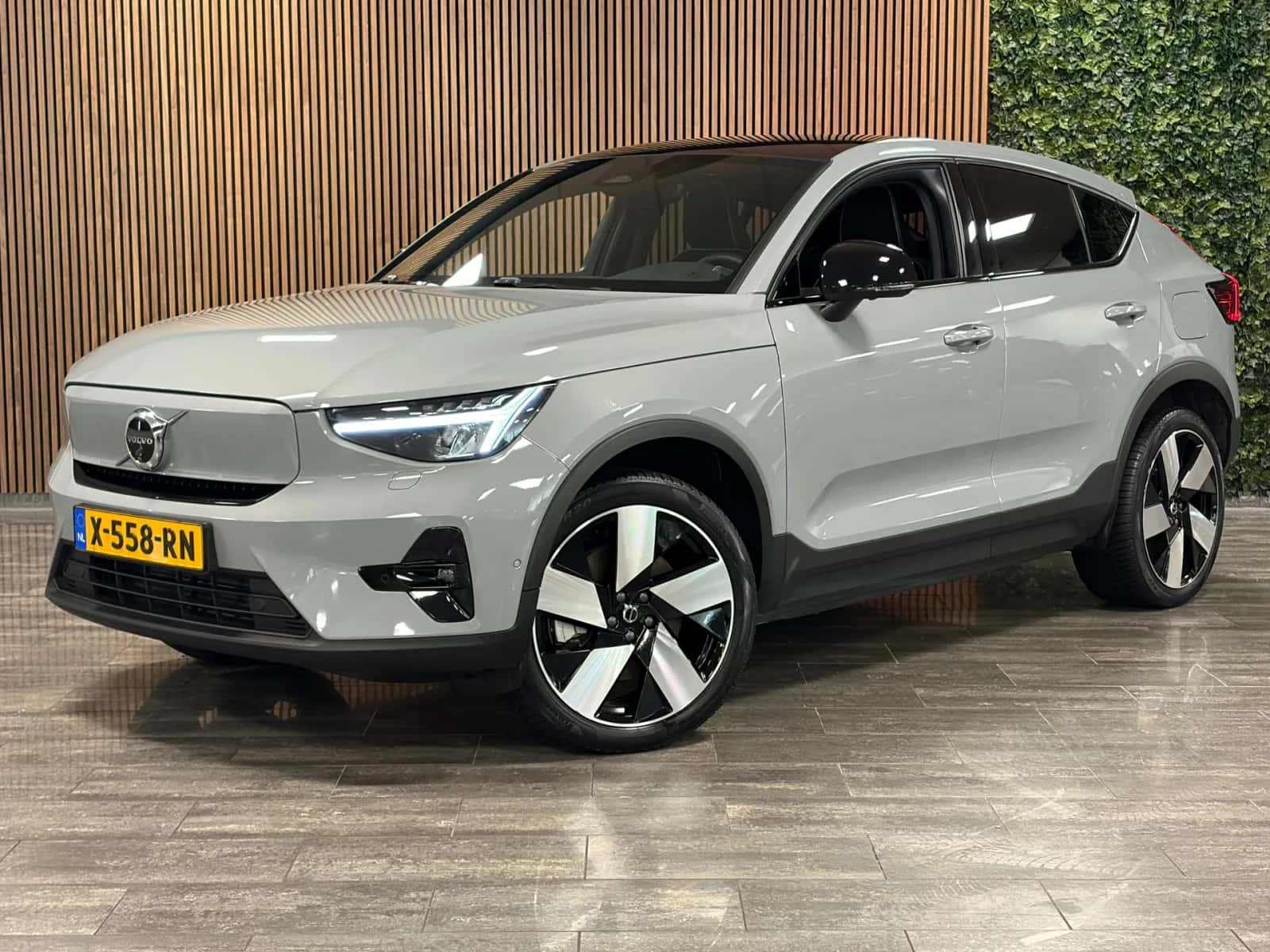 Volvo C40 (2024) — foto 1