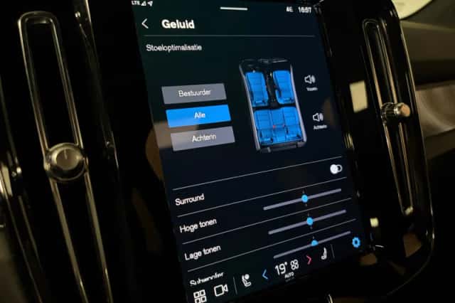 Volvo C40 (2024) thumbnail 29