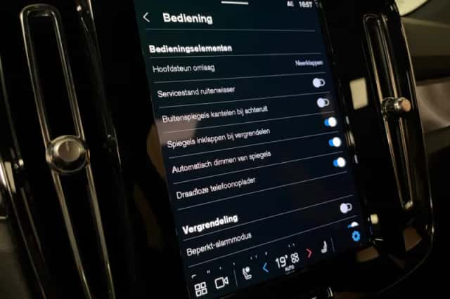Volvo C40 (2024) thumbnail 30