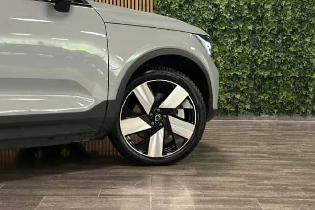 Volvo C40 (2024) thumbnail 4