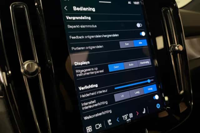 Volvo C40 (2024) thumbnail 31