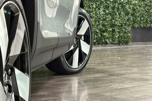 Volvo C40 (2024) thumbnail 9