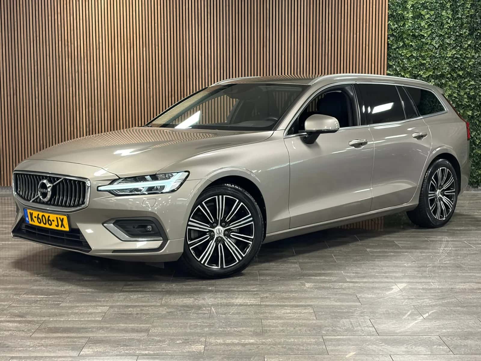 Volvo V60 (2021) — foto 1
