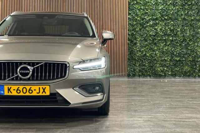 Volvo V60 (2021) thumbnail 11
