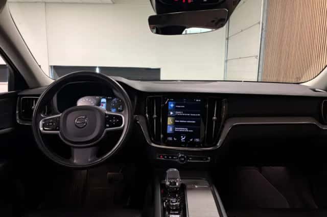 Volvo V60 (2021) thumbnail 16