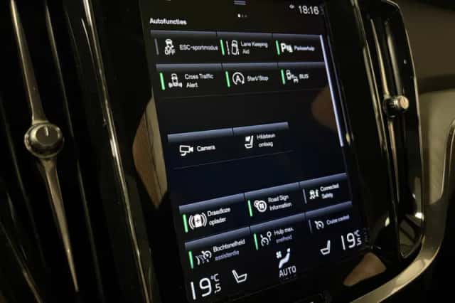 Volvo V60 (2021) thumbnail 24