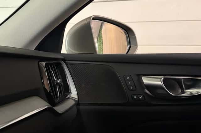 Volvo V60 (2021) thumbnail 39