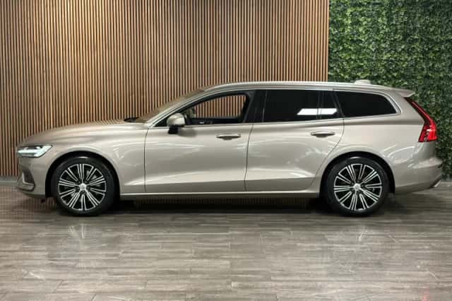 Volvo V60 (2021) thumbnail 5