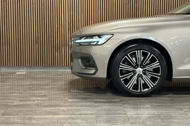 Volvo V60 (2021) thumbnail 6