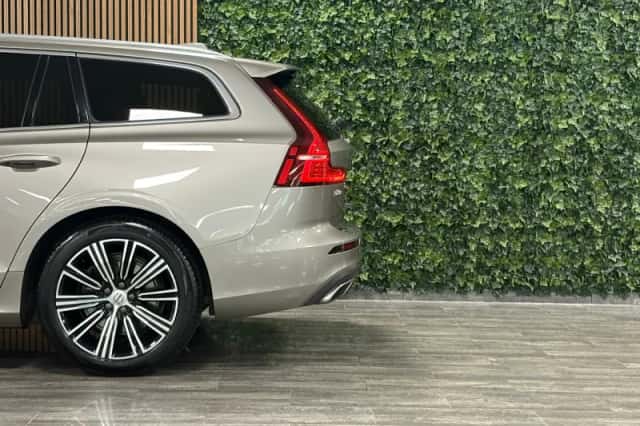 Volvo V60 (2021) thumbnail 7