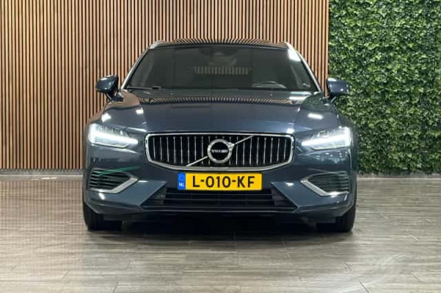 Volvo V60 (2020) thumbnail 2