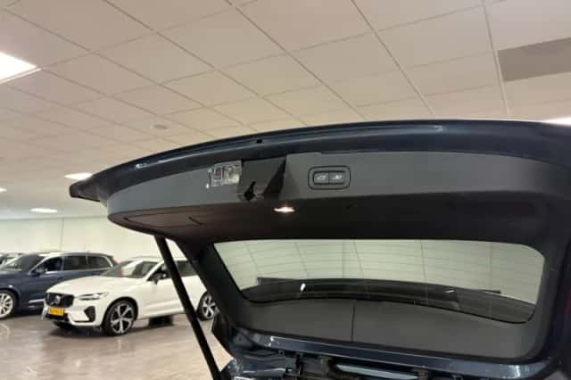 Volvo V60 (2020) thumbnail 12