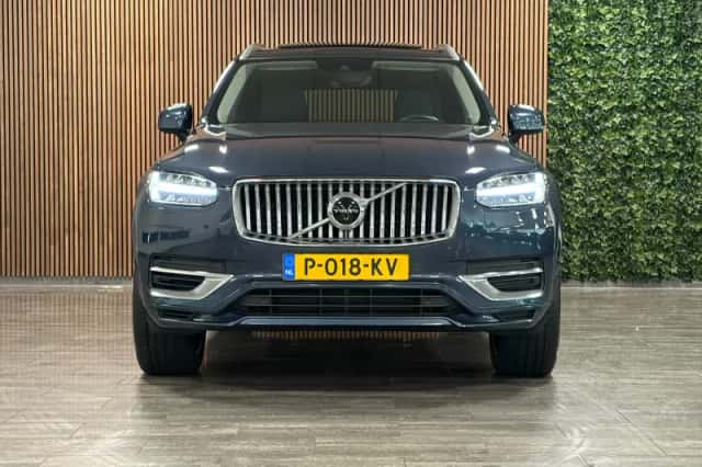 Volvo XC90 (2022) thumbnail 2