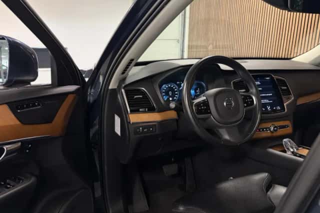Volvo XC90 (2022) thumbnail 21