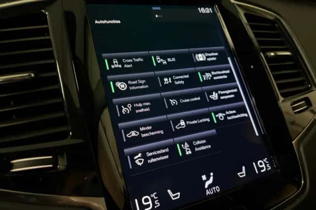 Volvo XC90 (2022) thumbnail 26