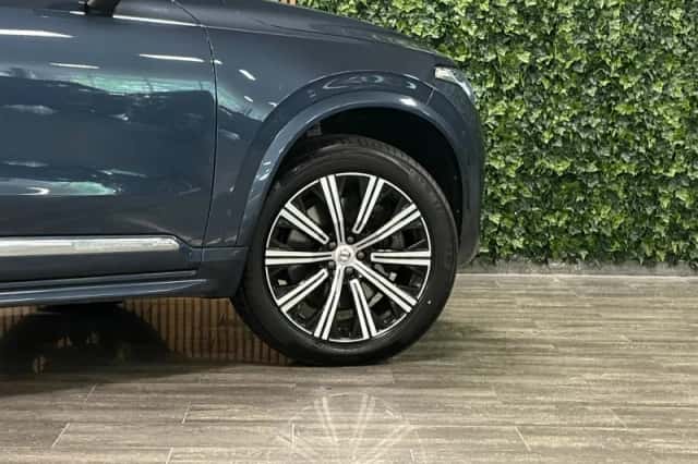 Volvo XC90 (2022) thumbnail 4