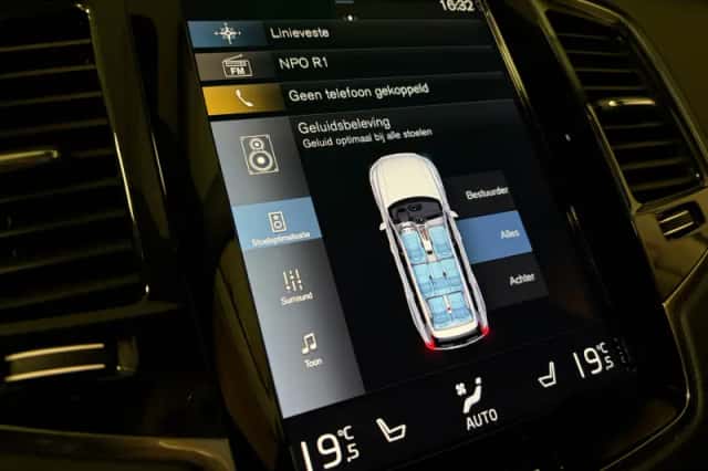 Volvo XC90 (2022) thumbnail 32