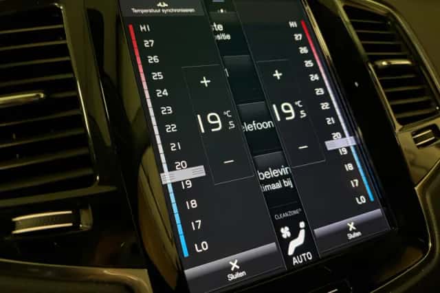 Volvo XC90 (2022) thumbnail 35
