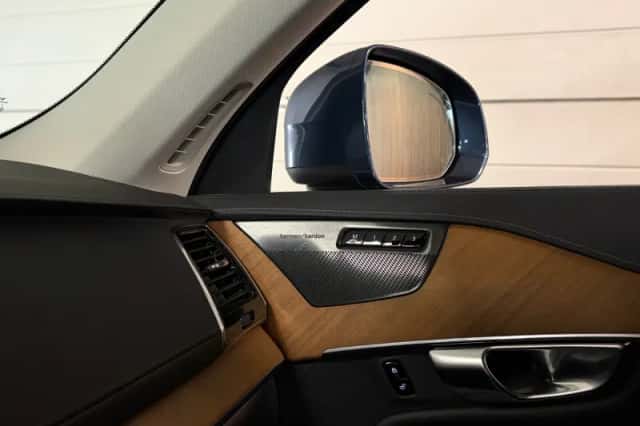 Volvo XC90 (2022) thumbnail 43