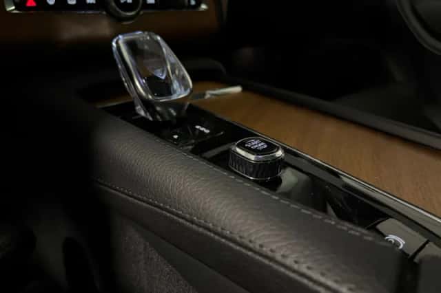 Volvo XC90 (2022) thumbnail 44