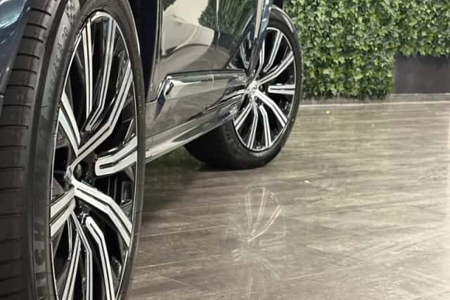 Volvo XC90 (2022) thumbnail 9