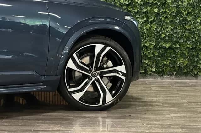 Volvo XC90 (2024) thumbnail 4