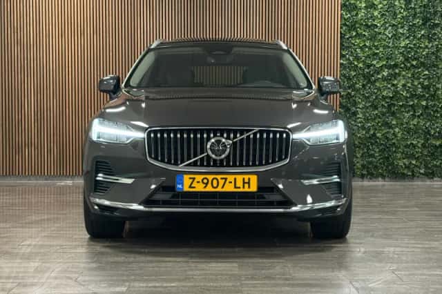 Volvo XC60 (2024) thumbnail 2