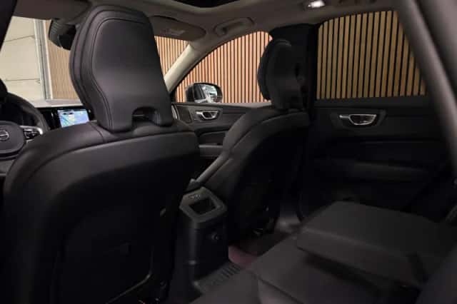 Volvo XC60 (2024) thumbnail 14