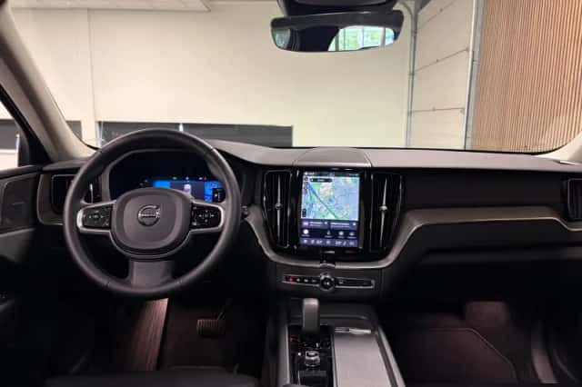 Volvo XC60 (2024) thumbnail 17