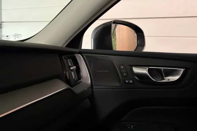Volvo XC60 (2024) thumbnail 43