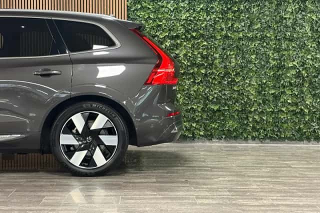 Volvo XC60 (2024) thumbnail 7
