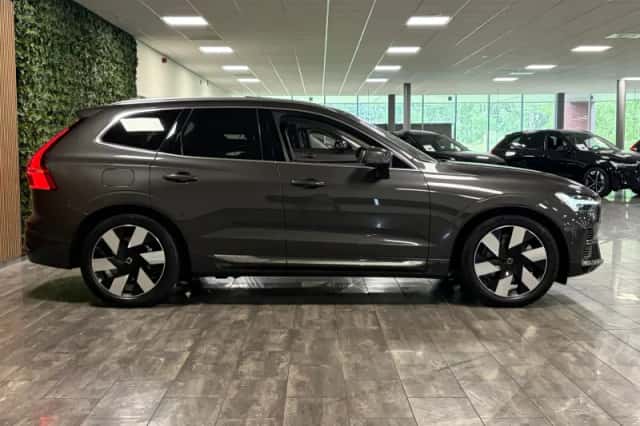 Volvo XC60 (2024) thumbnail 8