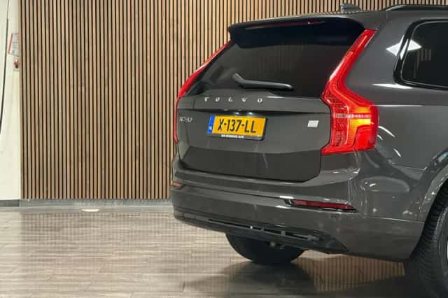 Volvo XC90 (2023) thumbnail 11