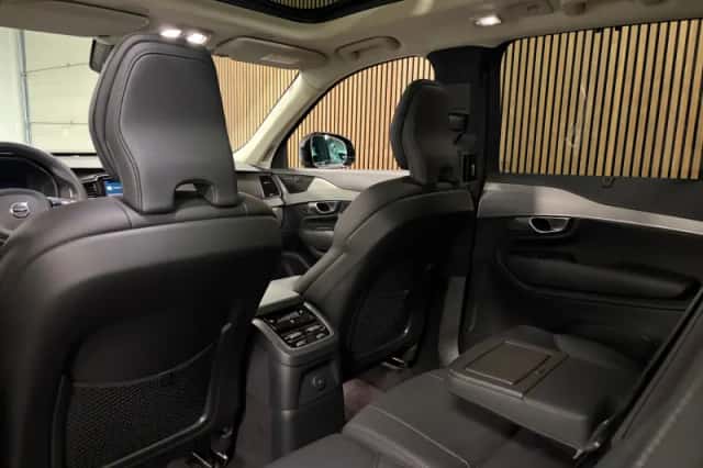 Volvo XC90 (2023) thumbnail 16