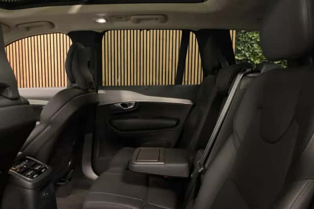 Volvo XC90 (2023) thumbnail 17