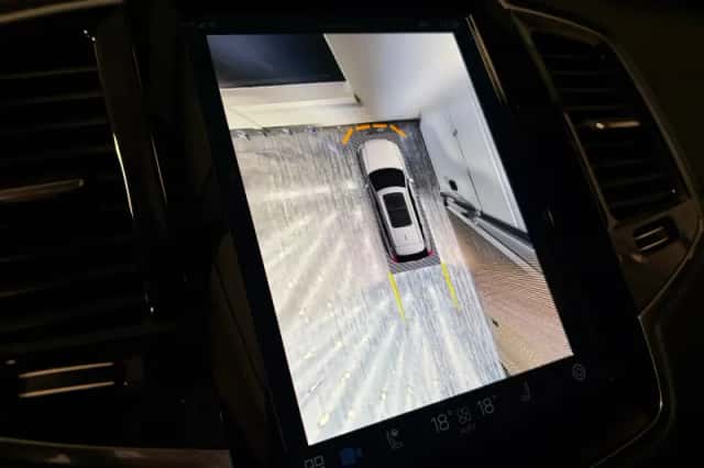 Volvo XC90 (2023) thumbnail 28