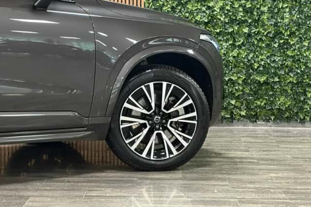 Volvo XC90 (2023) thumbnail 4
