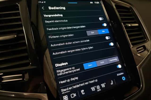 Volvo XC90 (2023) thumbnail 35