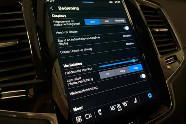 Volvo XC90 (2023) thumbnail 36