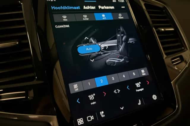 Volvo XC90 (2023) thumbnail 37