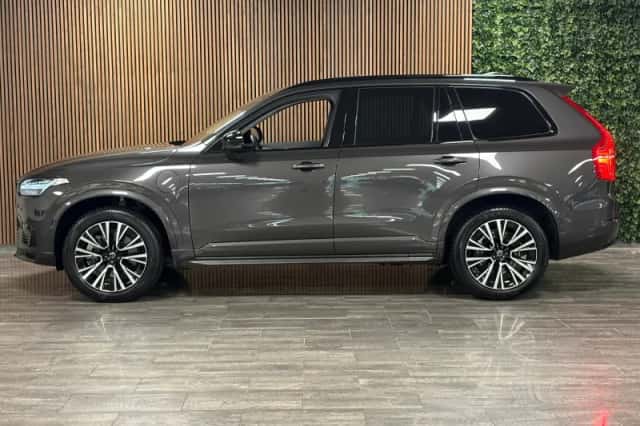 Volvo XC90 (2023) thumbnail 5