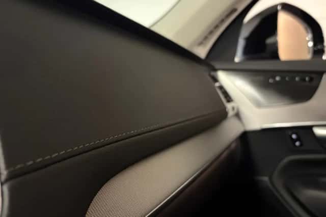 Volvo XC90 (2023) thumbnail 42