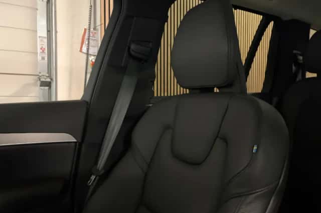 Volvo XC90 (2023) thumbnail 45