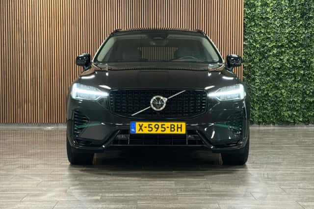 Volvo XC60 (2023) thumbnail 2