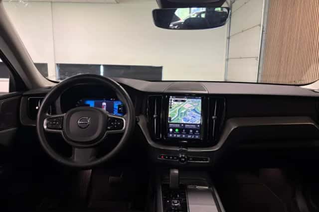 Volvo XC60 (2023) thumbnail 17