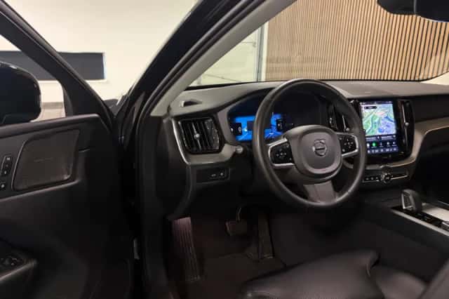 Volvo XC60 (2023) thumbnail 18